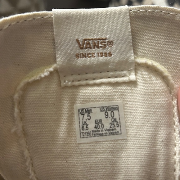 Vans Checkered High Tops NWT - Picture 3 of 3